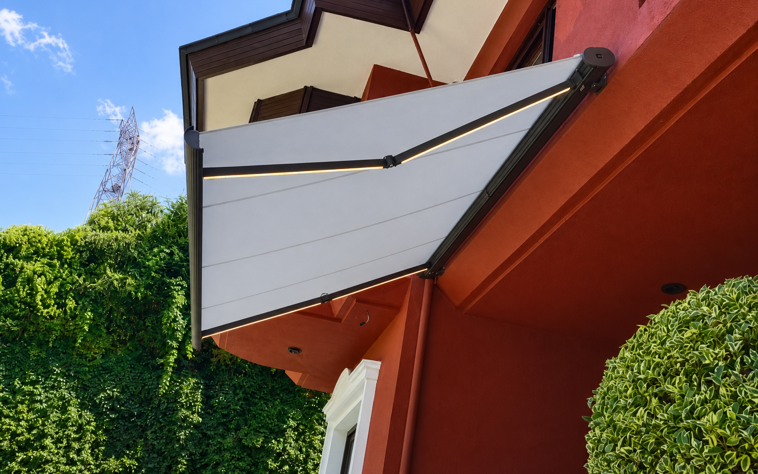 Arya Plus Lux — LED ışıklı kol, villa cephesi